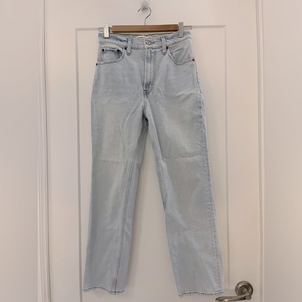 Abercrombie & Fitch The Ankle Straight Ultra High Rise Jean